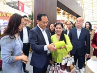 裴青山副总理要求加大宣传力度 吸引民众赴2026年春季博览会参观购物